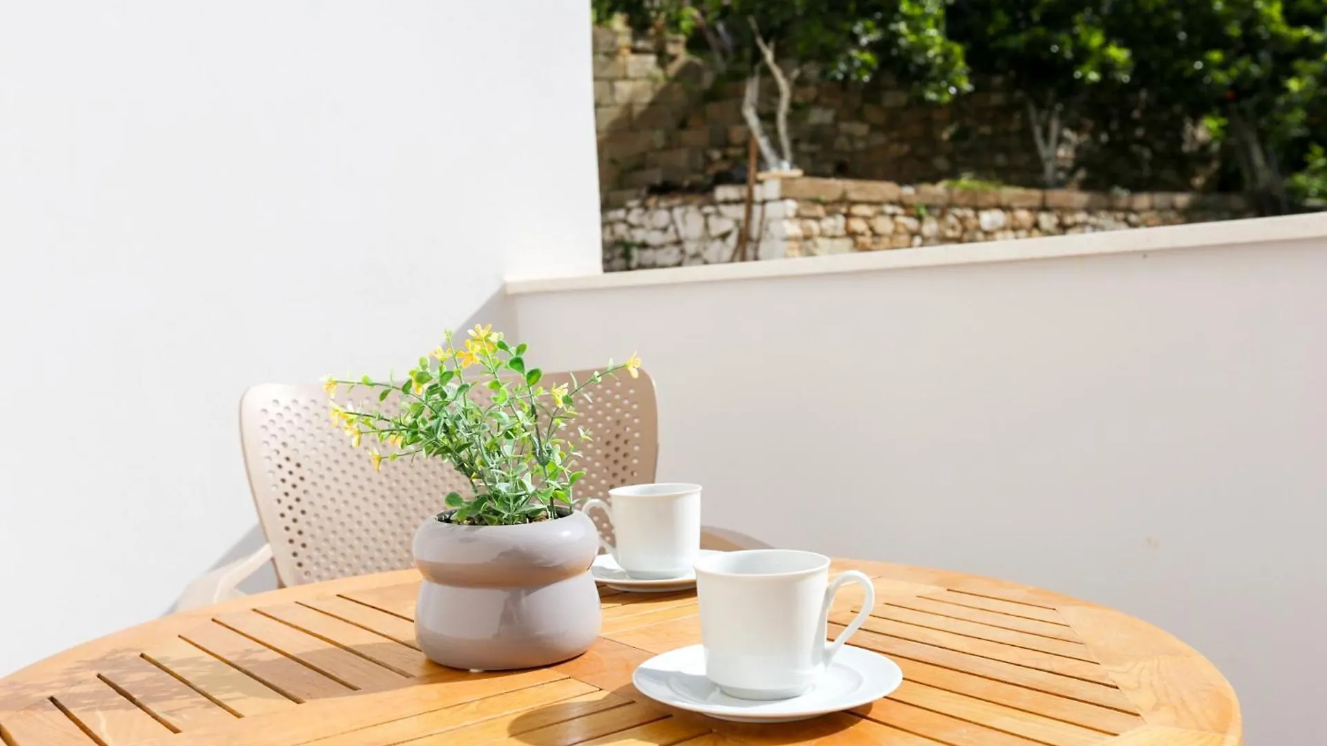 Colette'S Comfort Himare Apartment