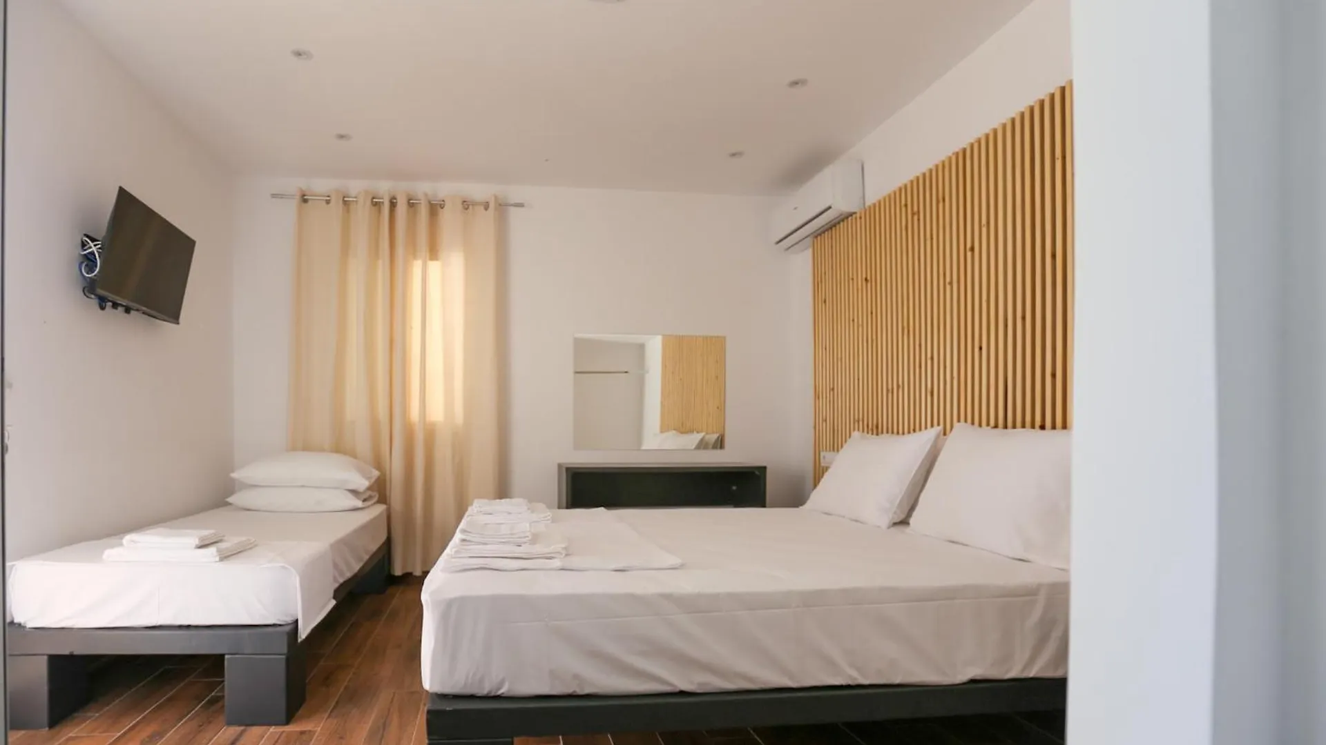 Colette'S Comfort Himare 0*,