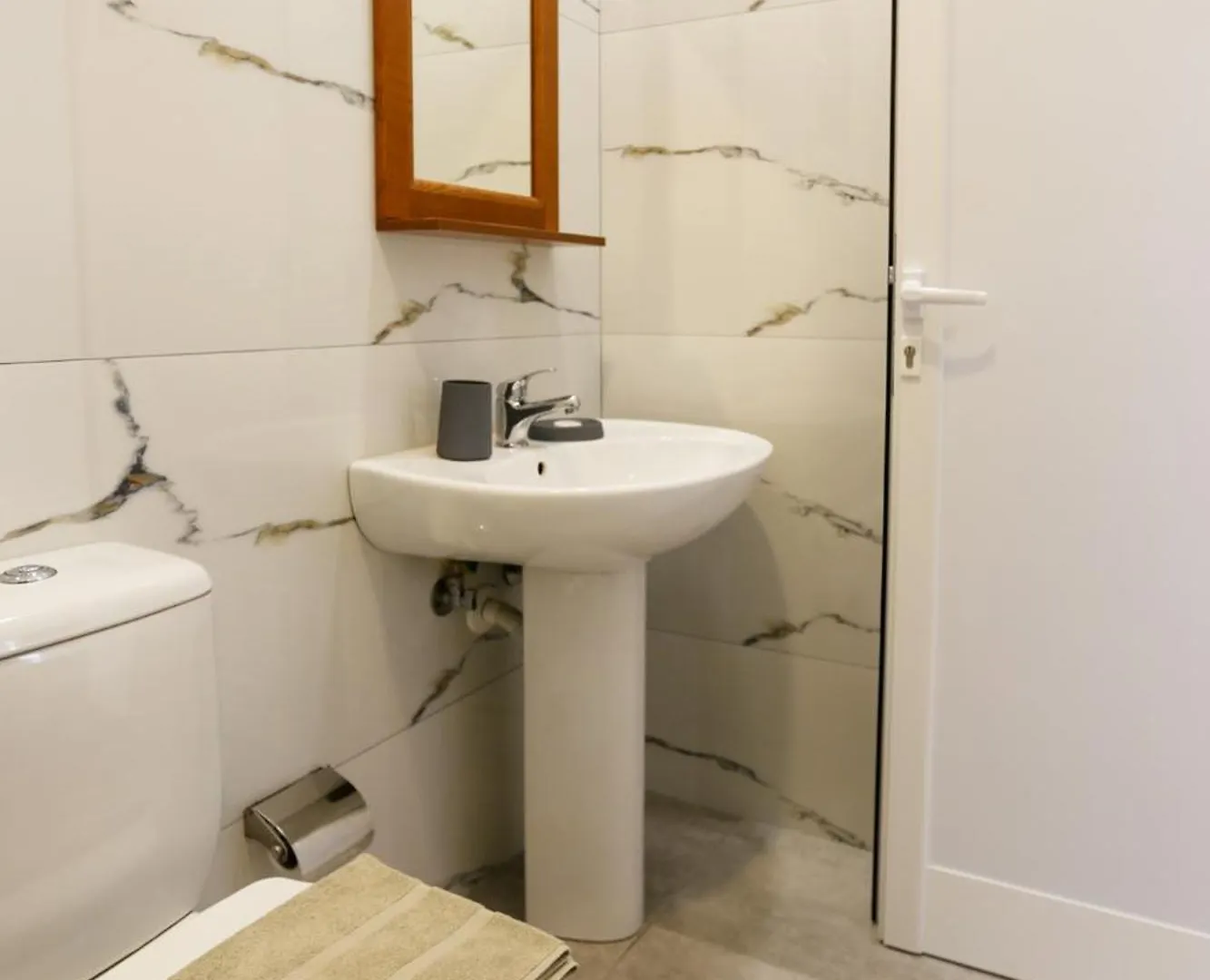 Colette'S Comfort Himare 0*,  Albania