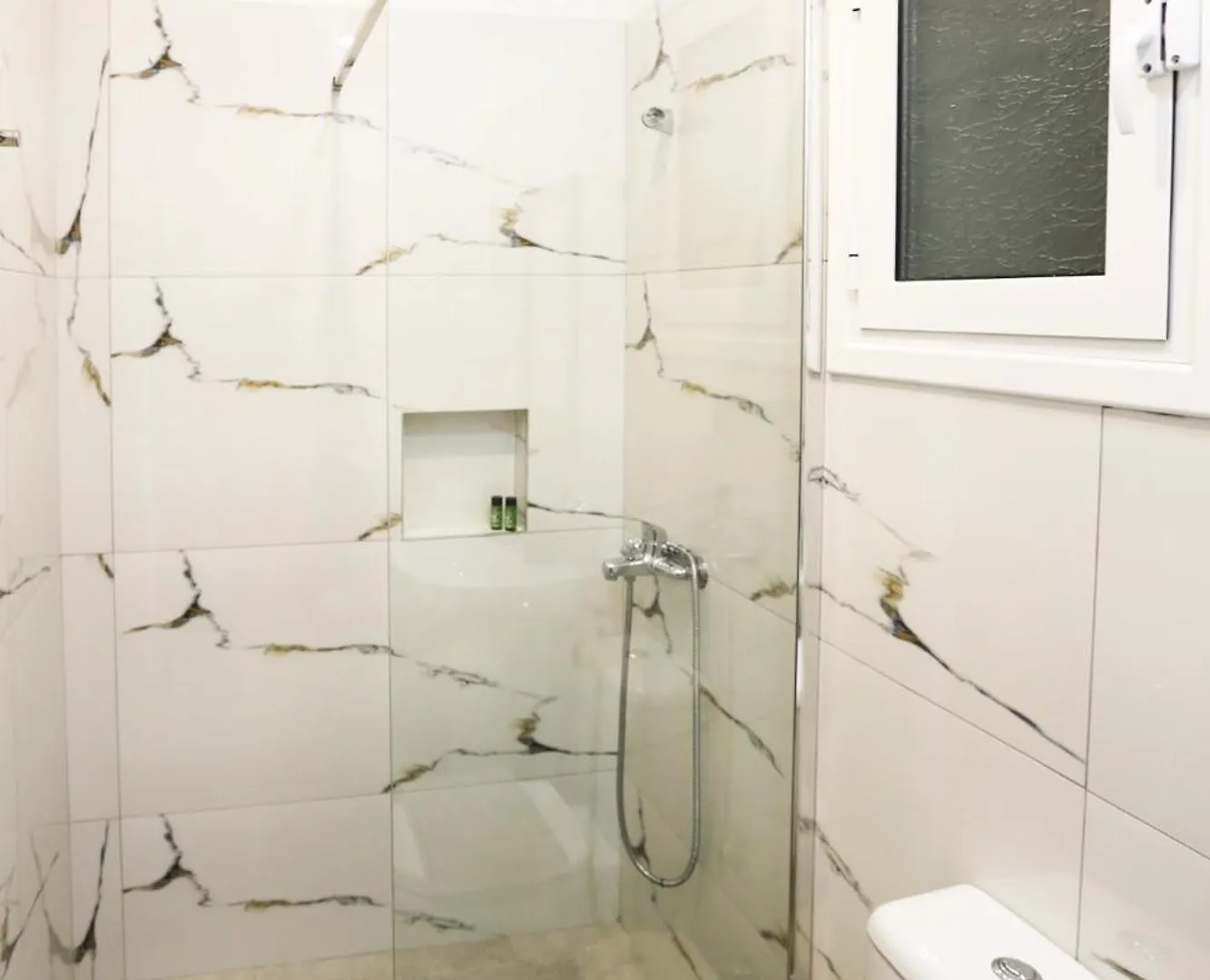 Colette'S Comfort Himare Apartment
