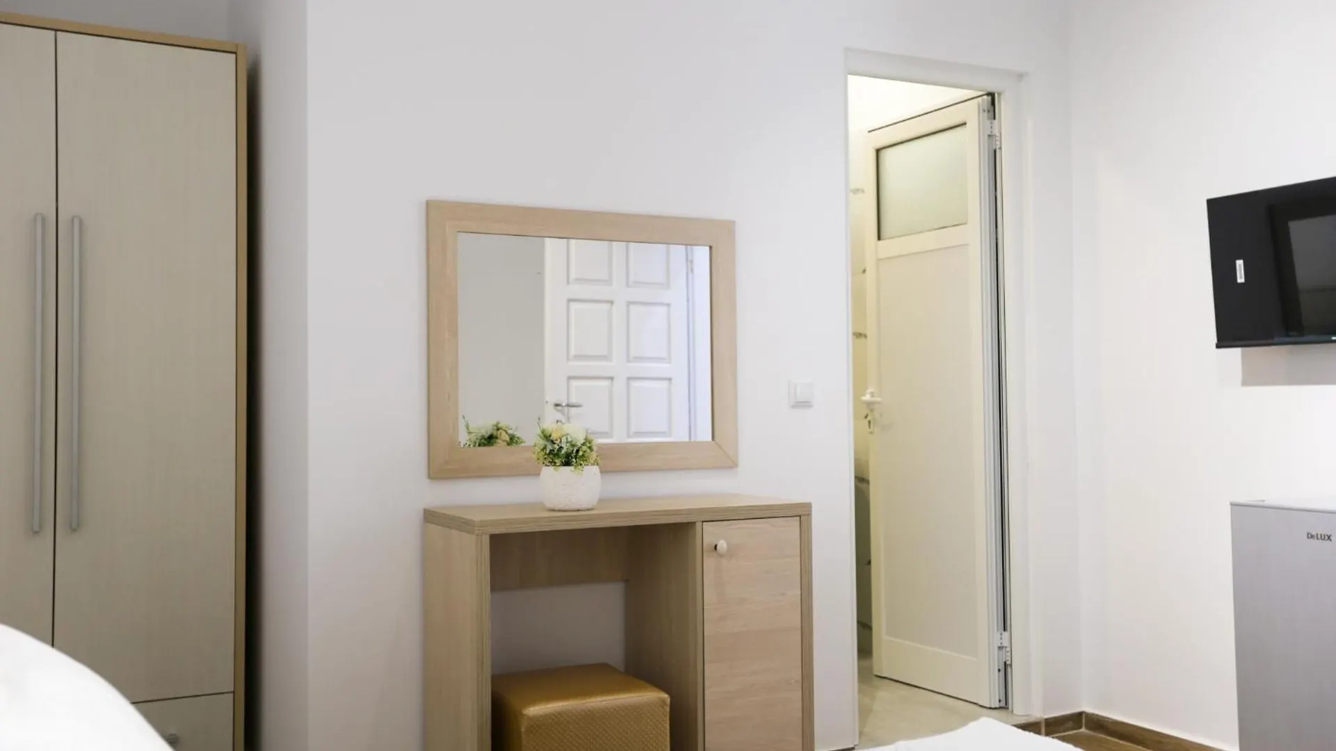 Colette'S Comfort Himare 0*,